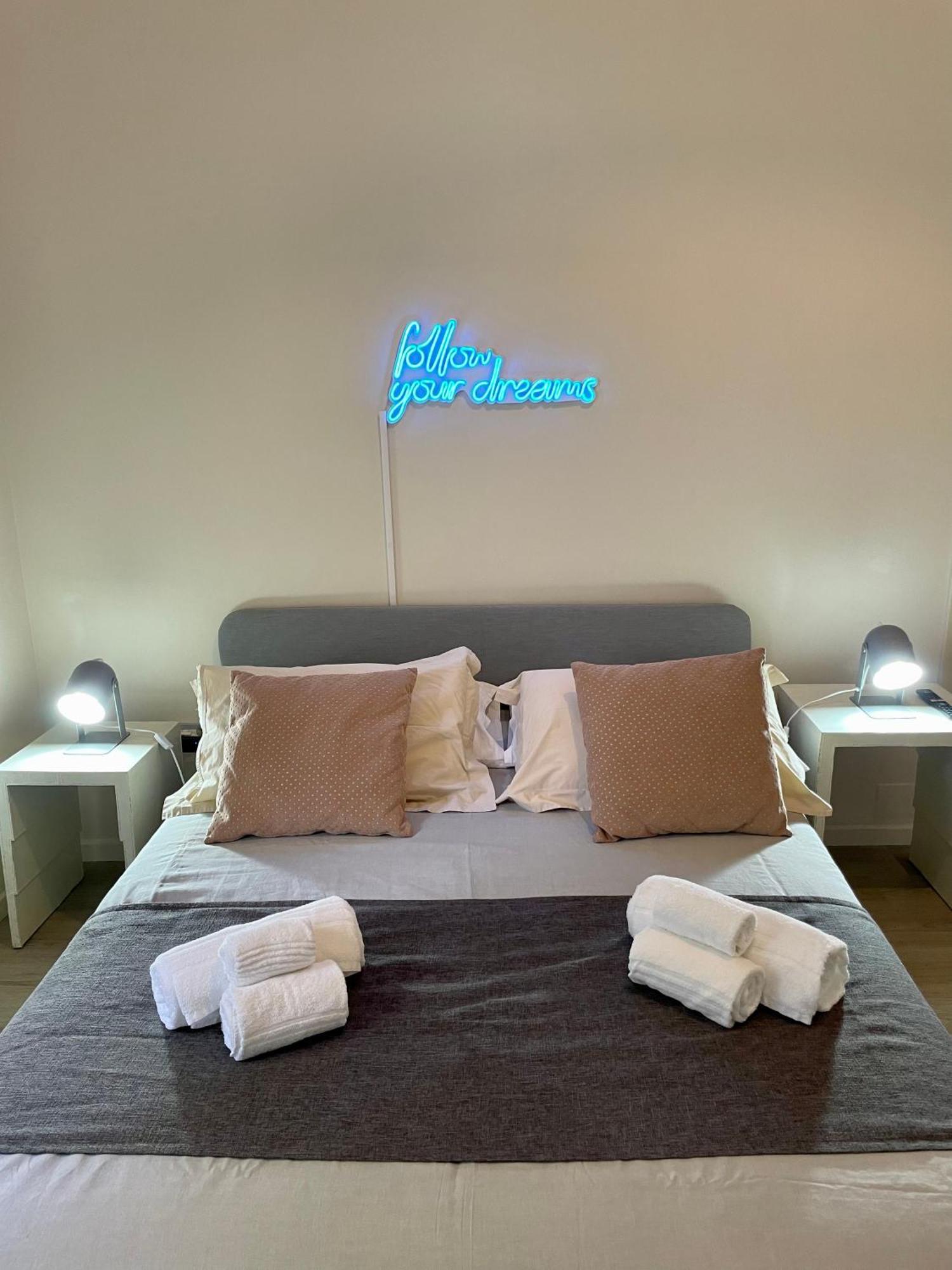 4 Balconi Rooms Paladini B&B E Appartamenti Lecce Eksteriør bilde