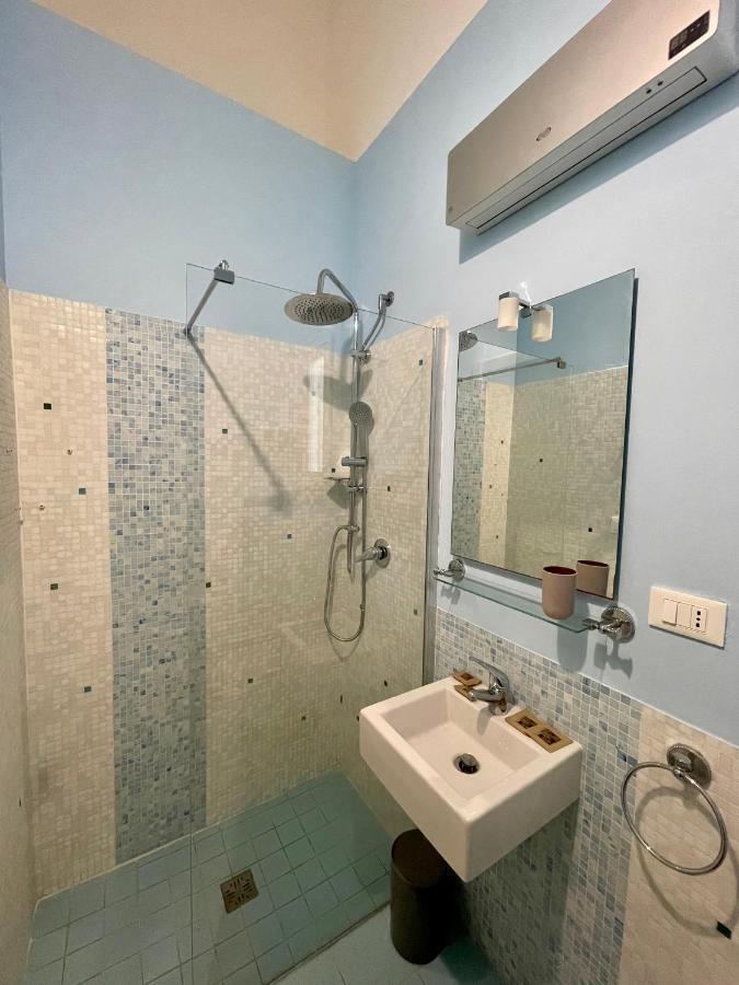 4 Balconi Rooms Paladini B&B E Appartamenti Lecce Eksteriør bilde