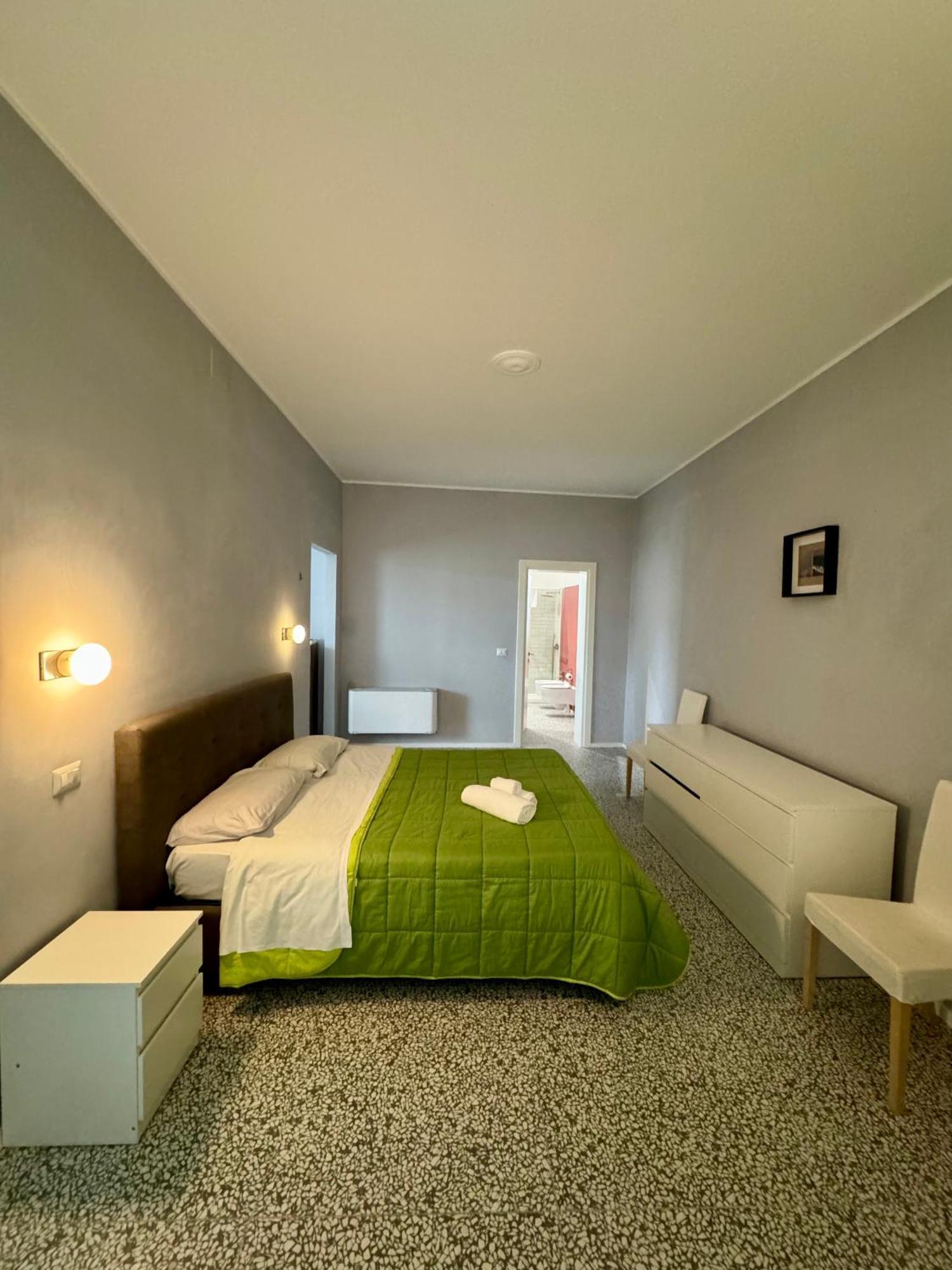4 Balconi Rooms Paladini B&B E Appartamenti Lecce Eksteriør bilde