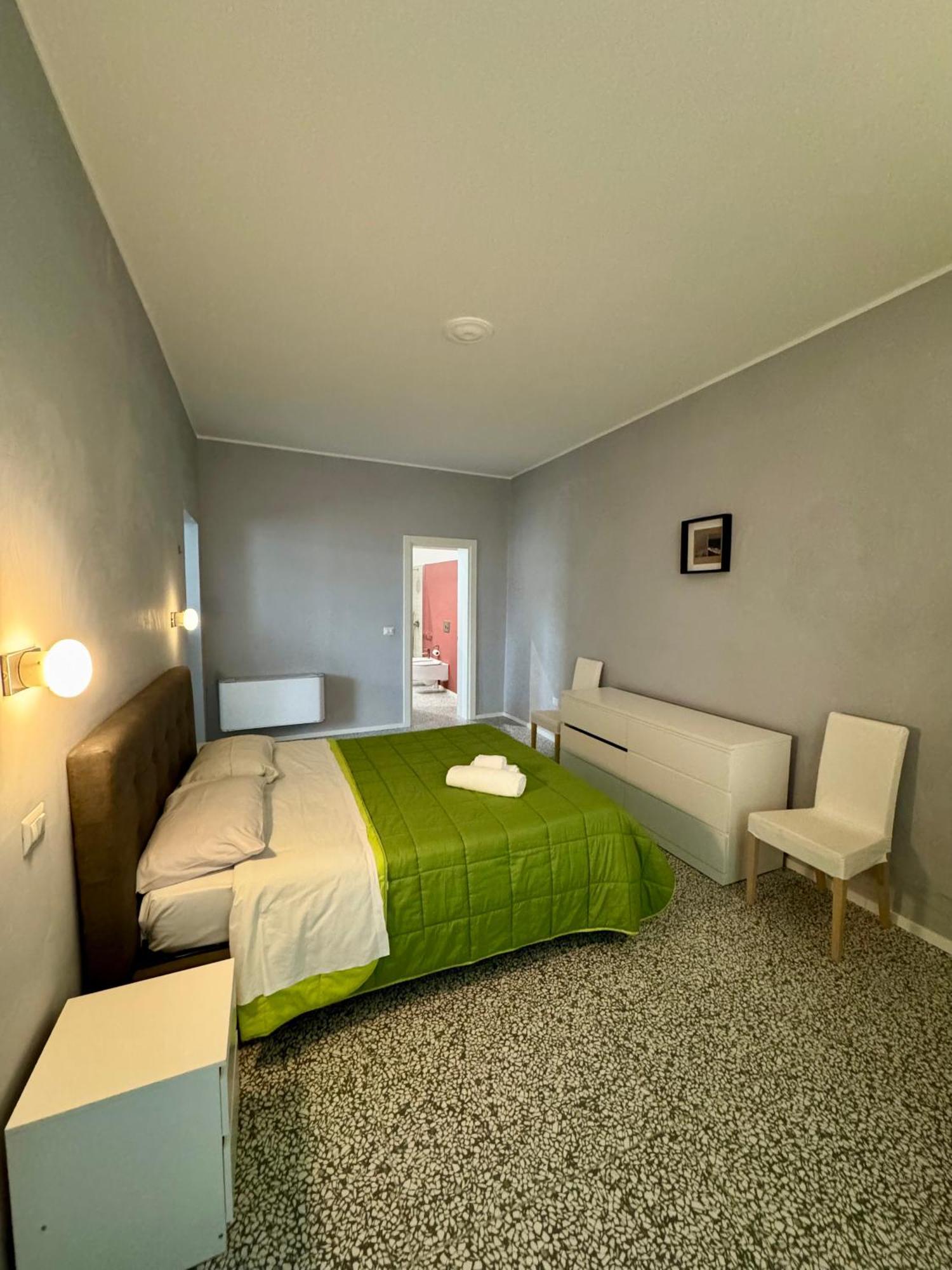 4 Balconi Rooms Paladini B&B E Appartamenti Lecce Eksteriør bilde