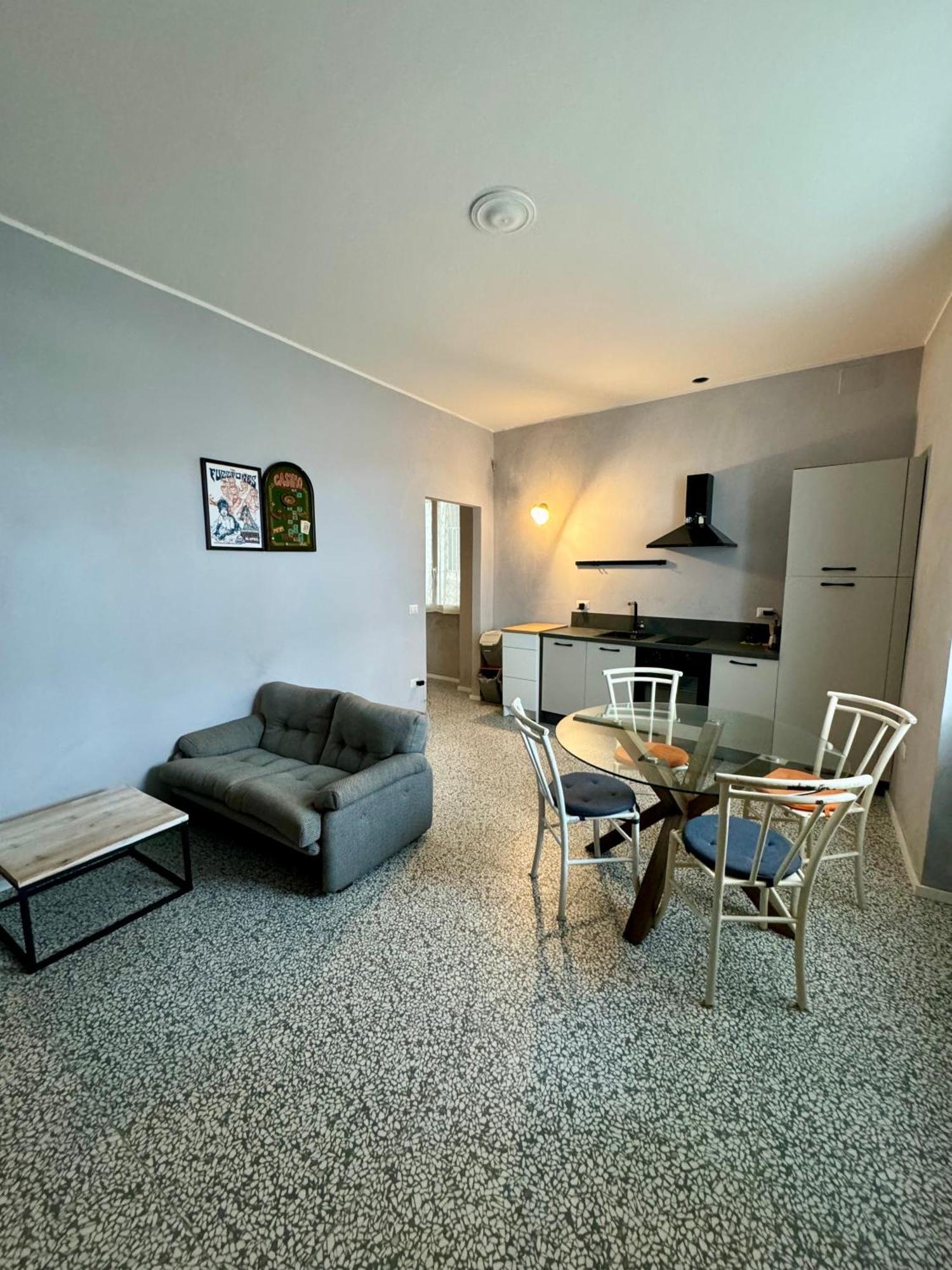 4 Balconi Rooms Paladini B&B E Appartamenti Lecce Eksteriør bilde